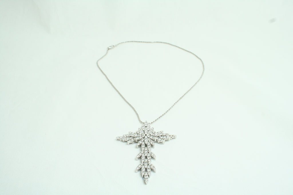 Collana con croce con Diamanti Naturali