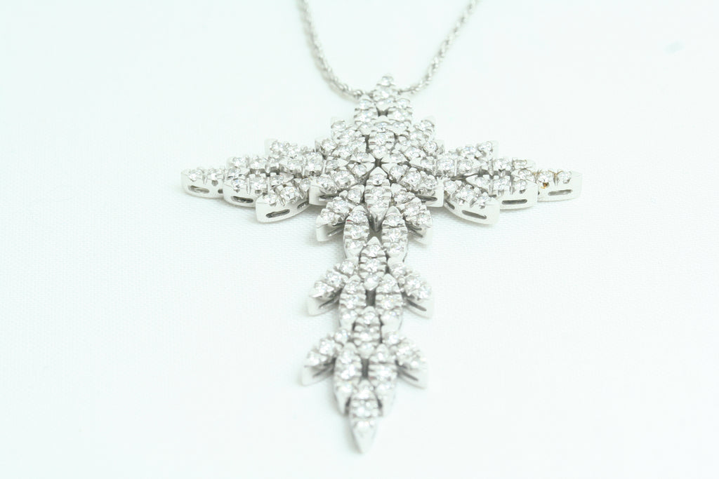 Collana con croce con Diamanti Naturali