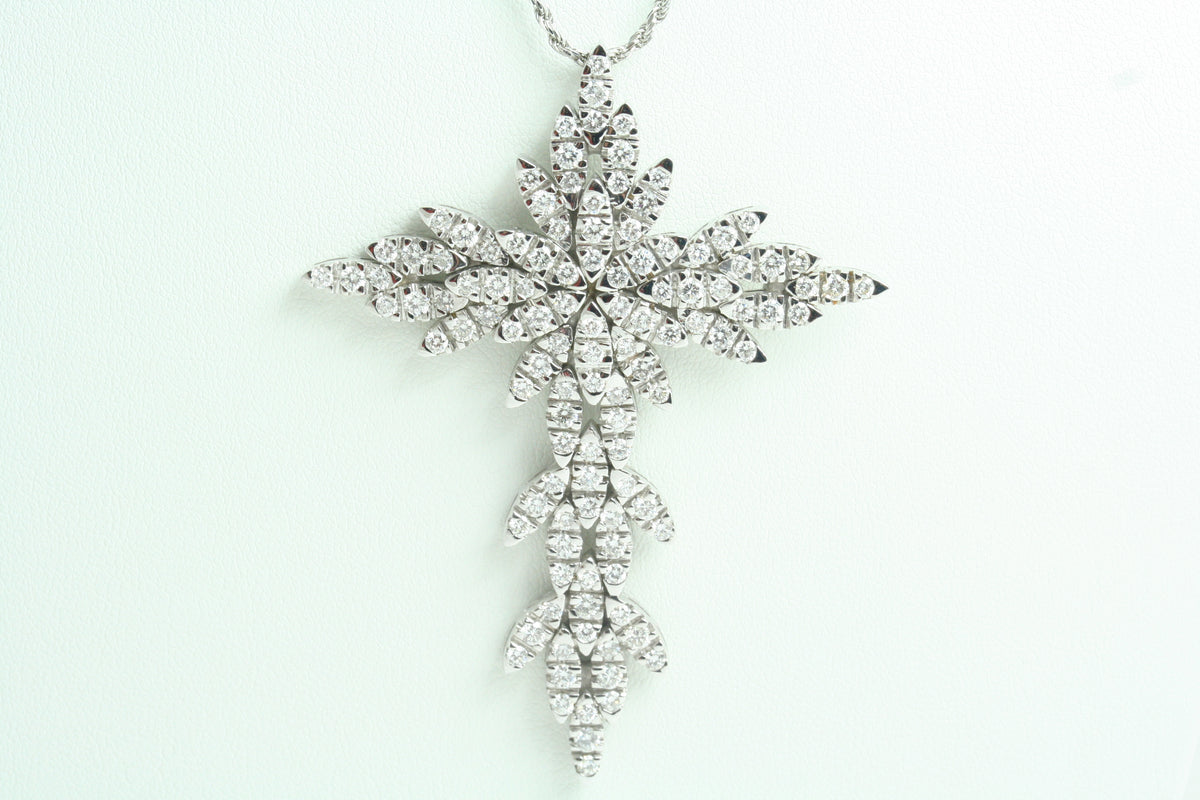 Collana con croce con Diamanti Naturali