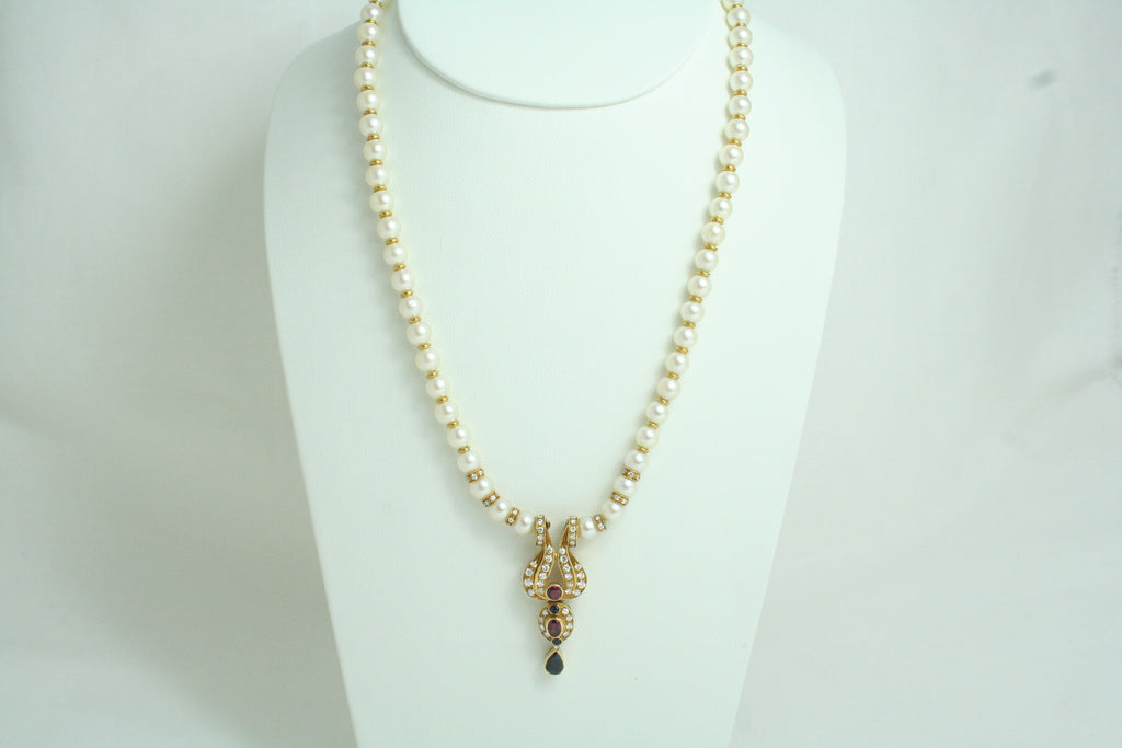 Collana di Perle in Oro Giallo con Diamanti, Rubini e Zaffiri
