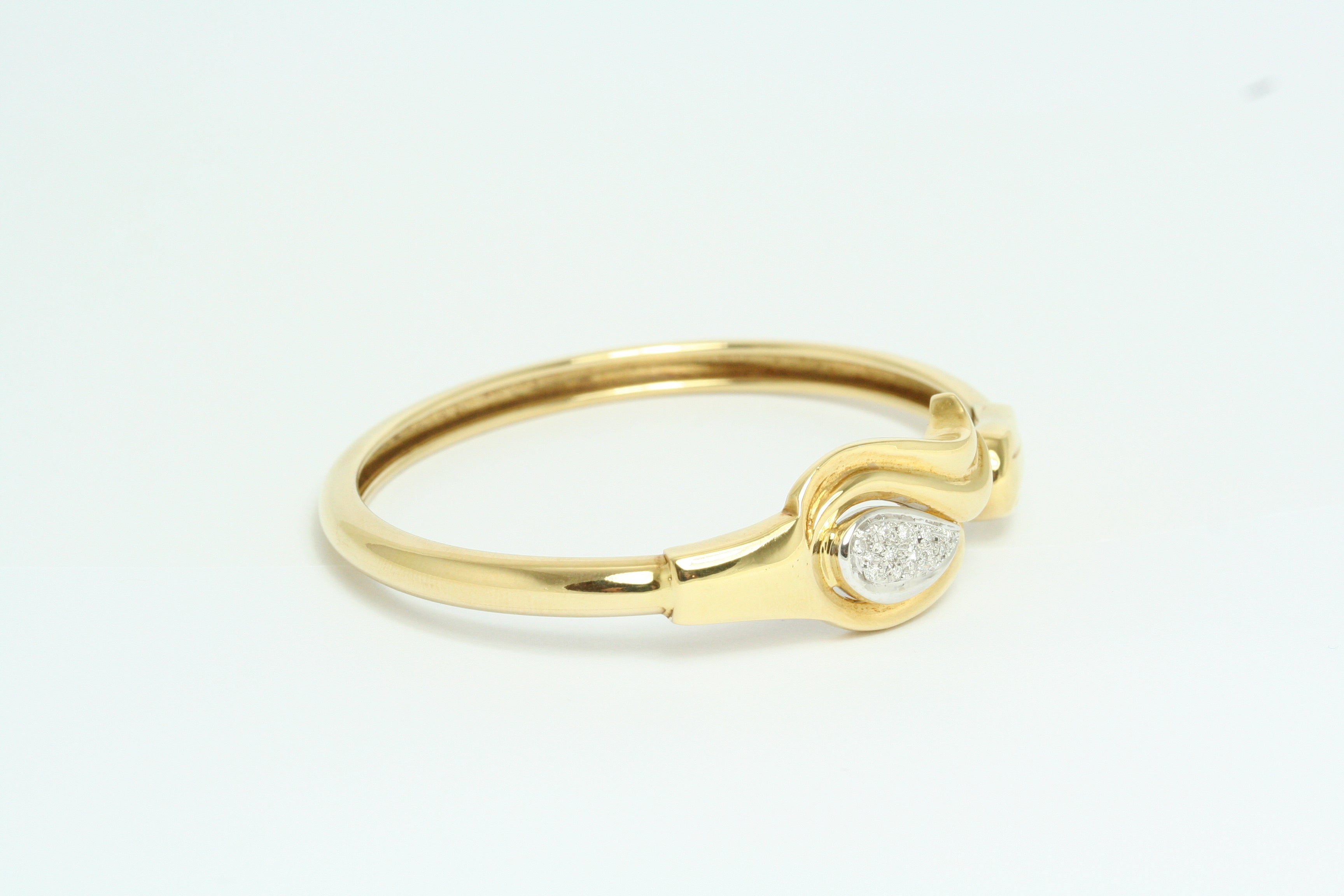Bracciale rigido in Oro Giallo con Diamanti