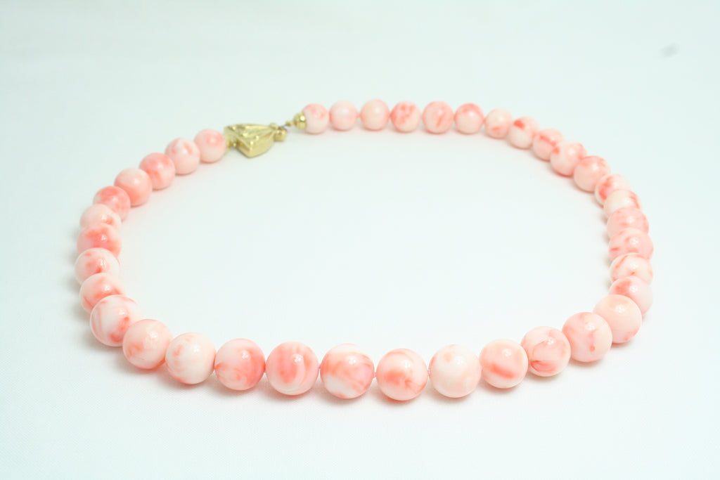 Collana in Corallo rosa con chiusura in Oro Giallo