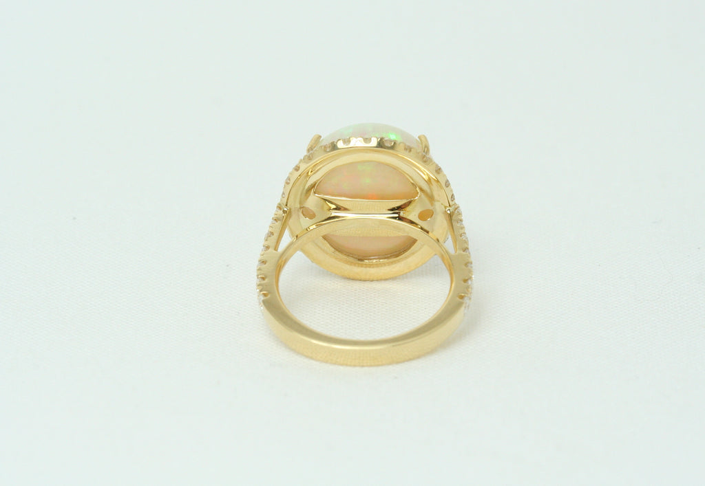 Anello in Oro Giallo, Opale e Diamanti