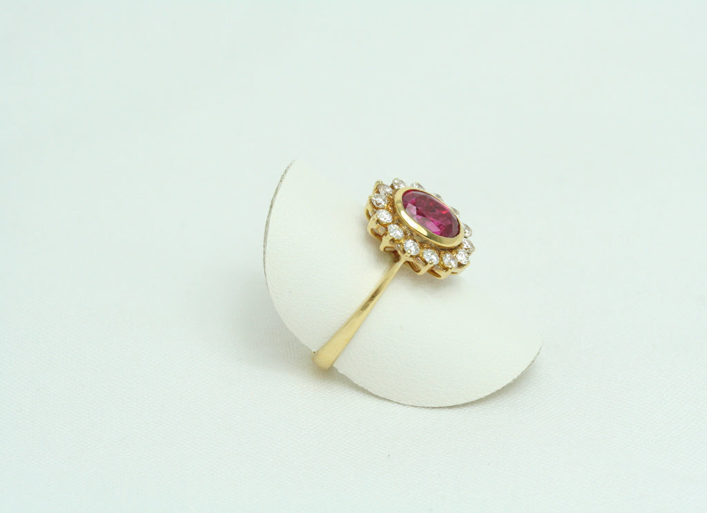 Anello Margherita in Oro Giallo con Rubino e Diamanti 