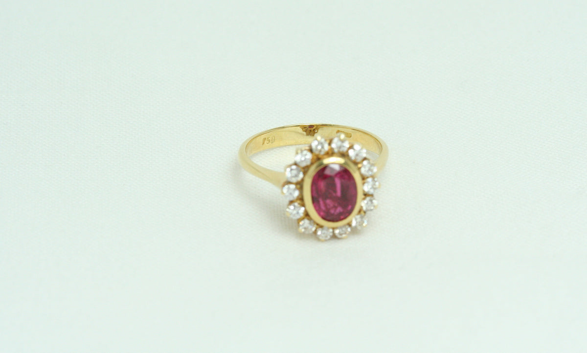 Anello Margherita in Oro Giallo con Rubino e Diamanti 