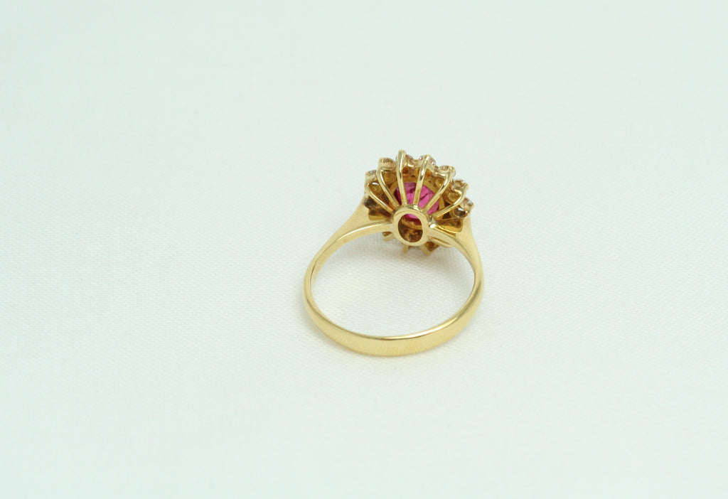 Anello Margherita in Oro Giallo con Rubino e Diamanti 