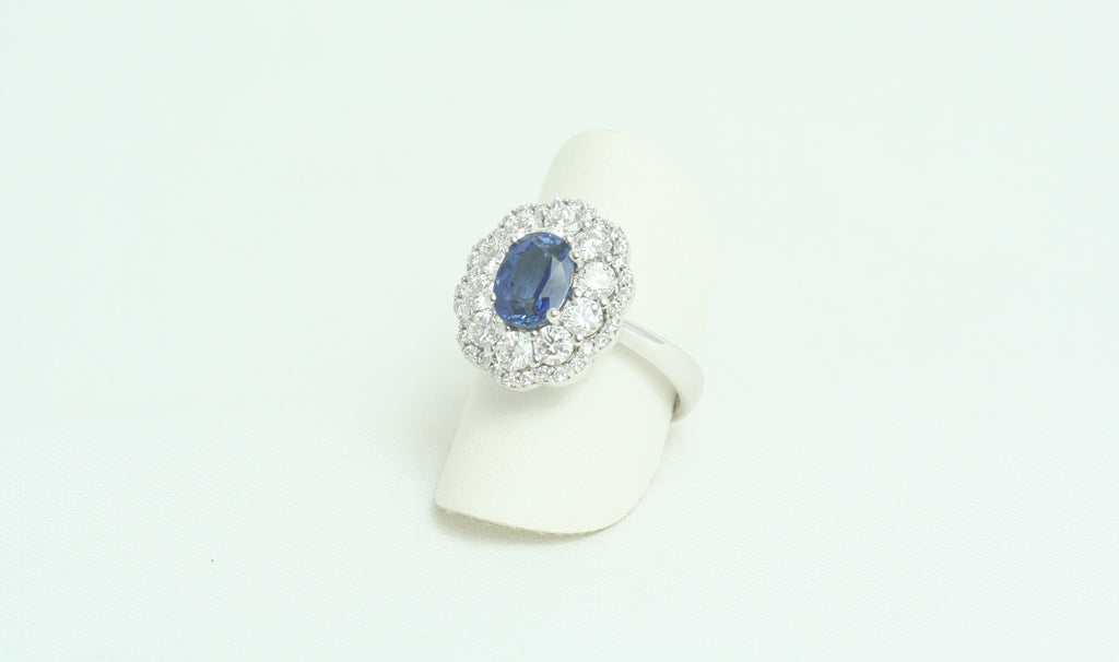 Anello Margherita in Oro Bianco Zaffiro e Diamanti