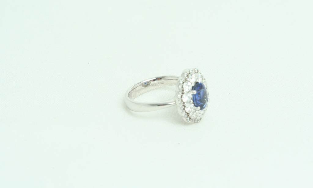 Anello Margherita in Oro Bianco Zaffiro e Diamanti