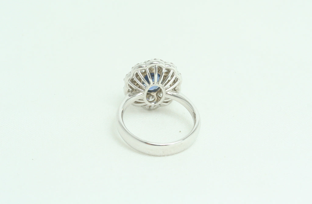 Anello Margherita in Oro Bianco Zaffiro e Diamanti