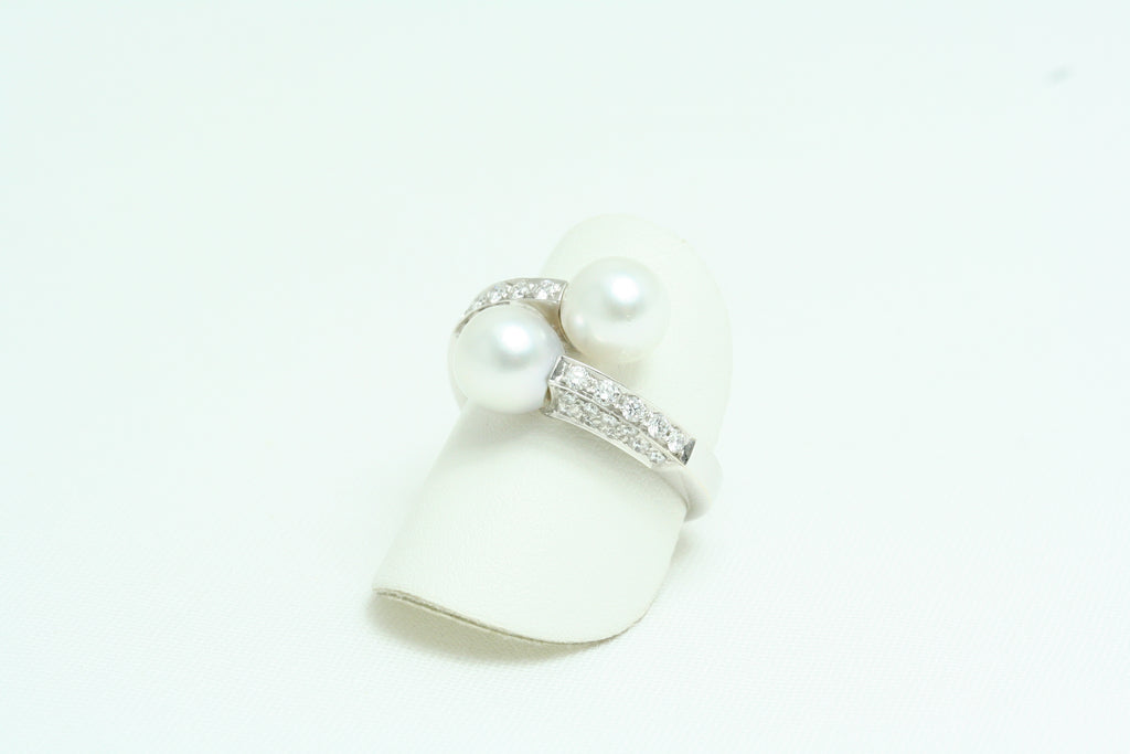 Anello in Oro Bianco Perle e Diamanti