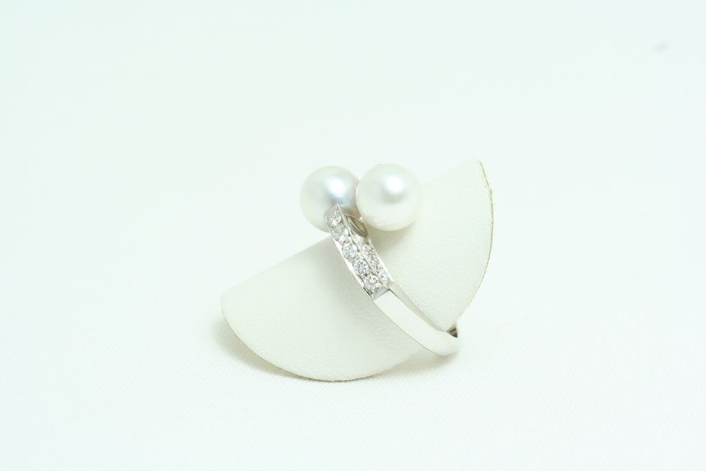Anello in Oro Bianco Perle e Diamanti
