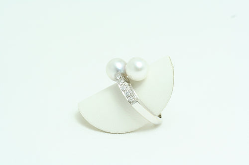 Anello in Oro Bianco Perle e Diamanti