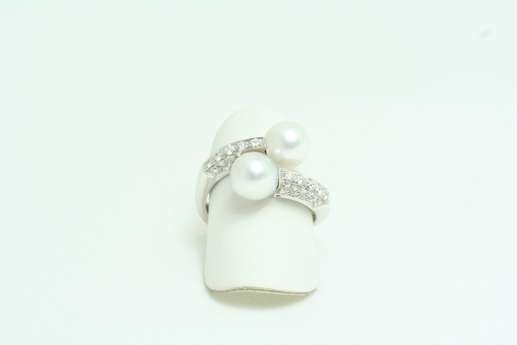Anello in Oro Bianco Perle e Diamanti