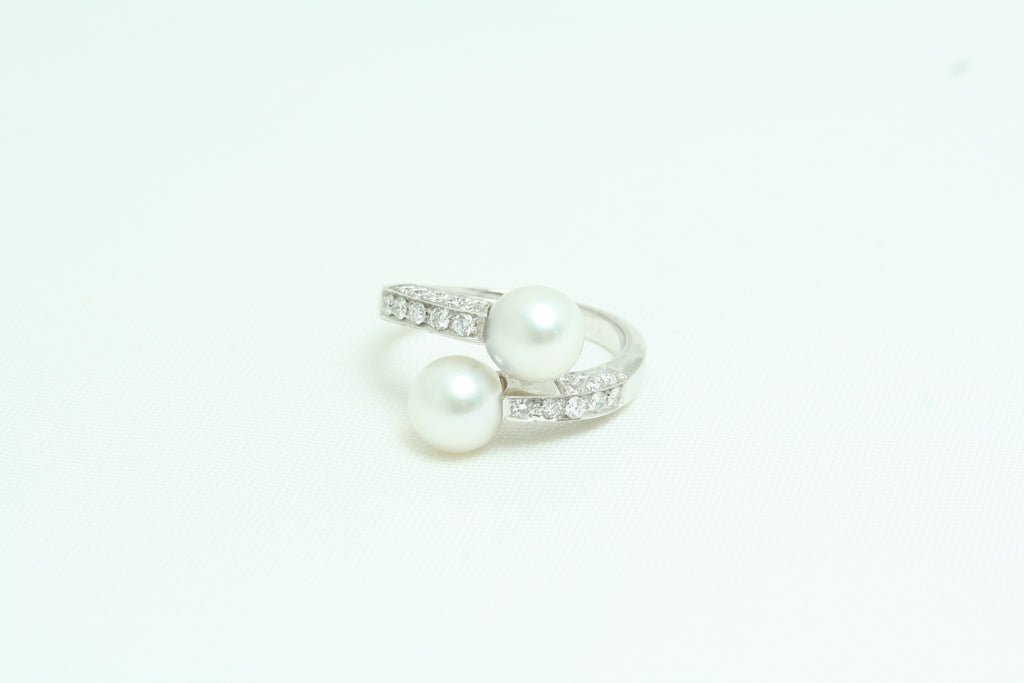 Anello in Oro Bianco Perle e Diamanti